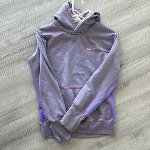 Light purple / pink Nike hoodie therma fit